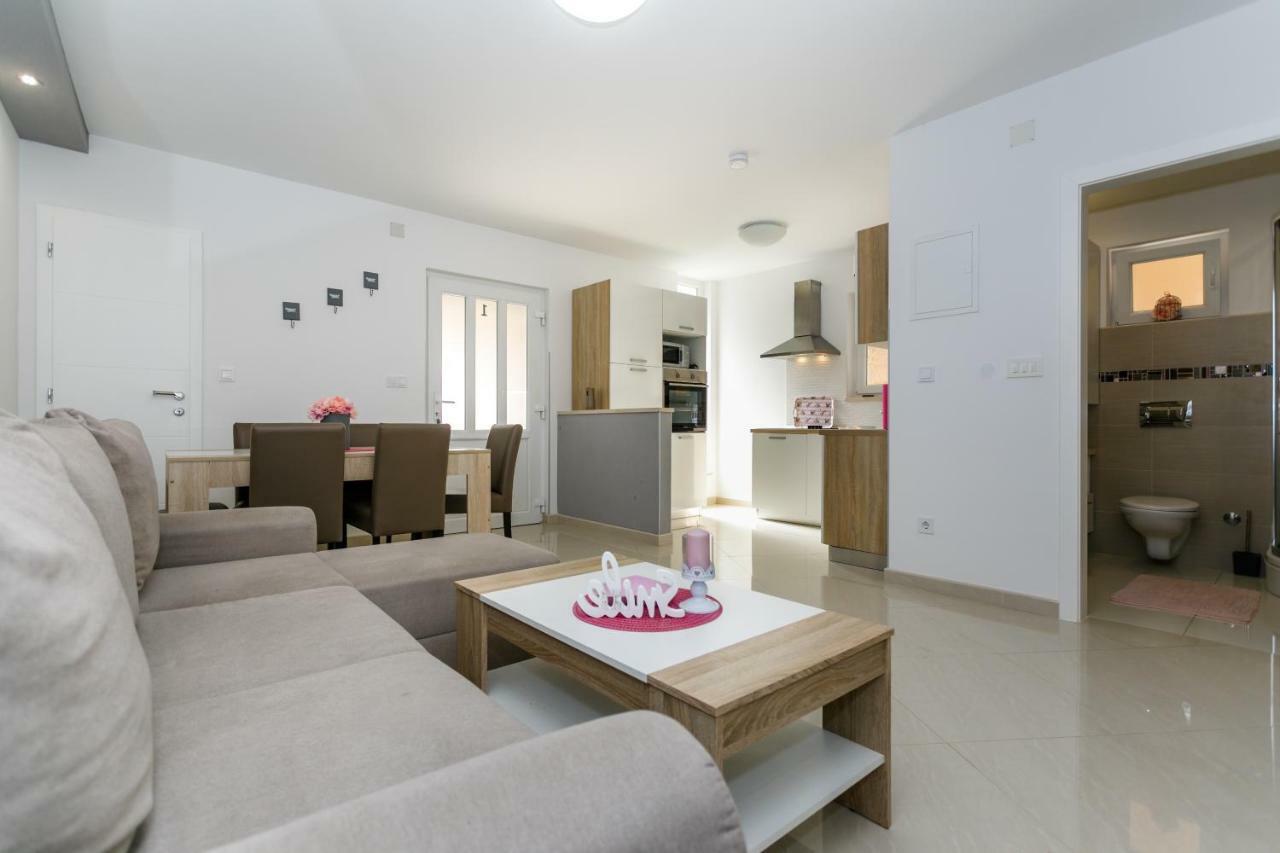 Apartman Brajutovci 26 Kornic Exterior photo